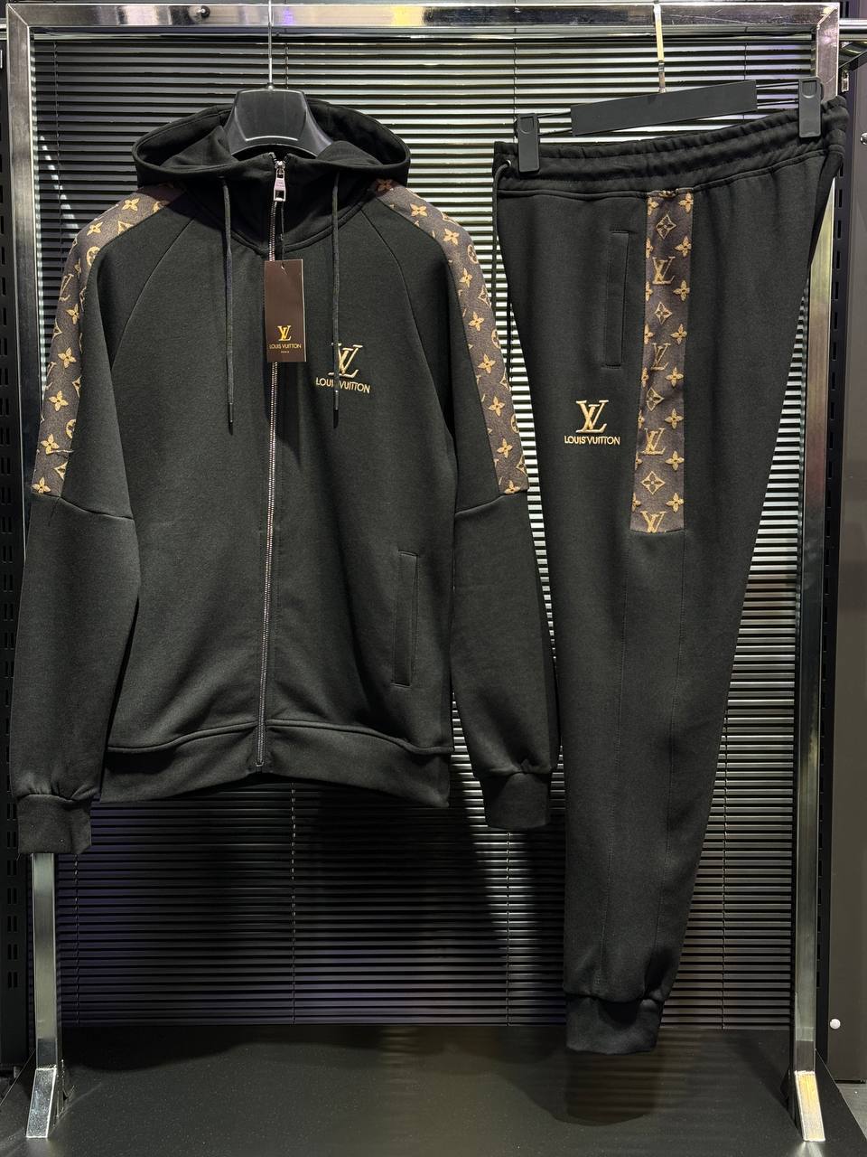Trening Louis Vuitton Barbati
