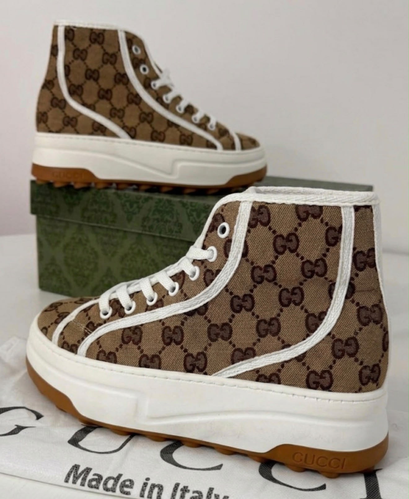 Adidas dama Gucci